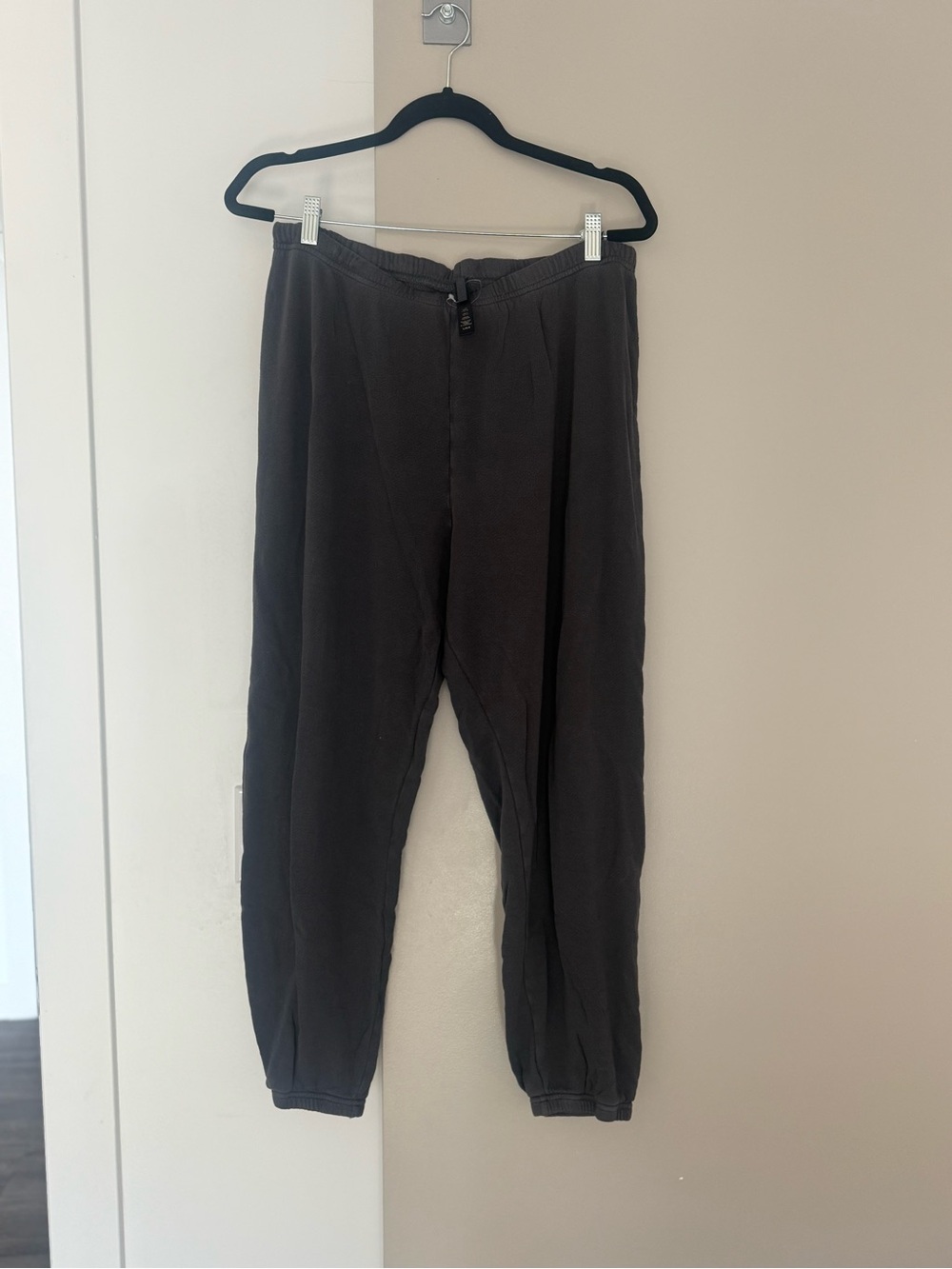 SKIMS Jogger Sweats in Grey